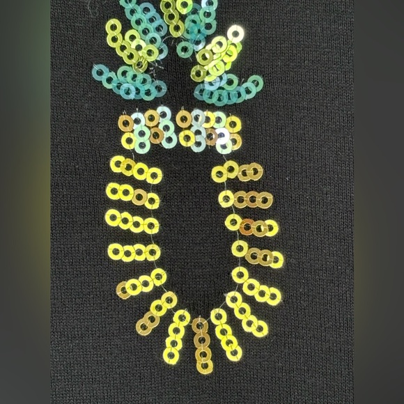 H & M sequinned pineapple t-Shirt black size L slightly rounded Hem - Picture 3 of 8